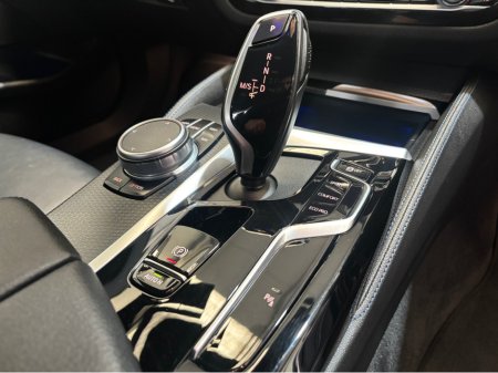 2021 BMW 5 Series - thumbnail 8