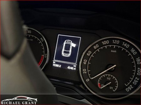 2018 Skoda Superb 1.6 TDI 120BHP STYLE ESTATE / IRISH CAR / FULL HISTORY €18,950 thumbnail