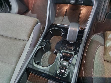 2022 Volvo XC40 T4 PLUS DARK RECHARGE AUTOMATIC **ONE OWNER / APPLE CARPLAY / BLIND SPOT ASSIST / ELECTRIC BOOTLID / HEATED FRONT & REAR SEATS / HEATED STEERING WHEEL / REVERSE CAMERA / WIRELESS PHONE CHARGING** €34,900 thumbnail