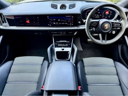 2024 Porsche Cayenne - thumbnail 18