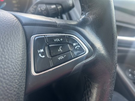 2016 Ford Focus - thumbnail 7