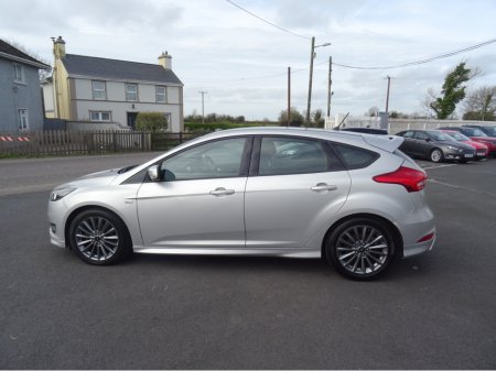 2018 Ford Focus - thumbnail 8