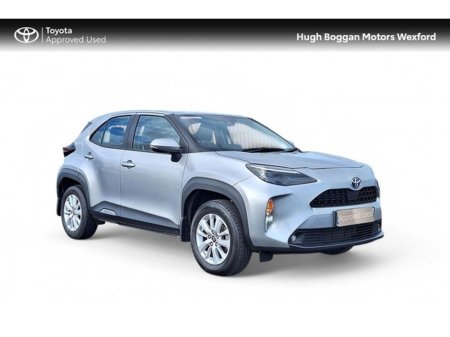 2024 Toyota Yaris Cross LUNA HYBRID SUV
