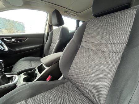 2016 Nissan Qashqai - thumbnail 10