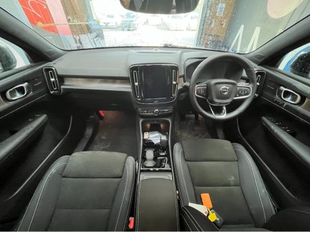 2023 Volvo XC40 - thumbnail 19