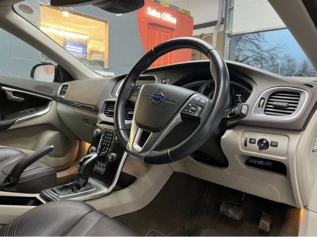 2014 Volvo V40 €10950 2014 VOLVO V40 T4 SE 1.6 AUTOMATIC / CRUISE CONTROL / REVERSE CAMERA / ELECTRIC MEMORY & HEATED SEATS €10,950 thumbnail