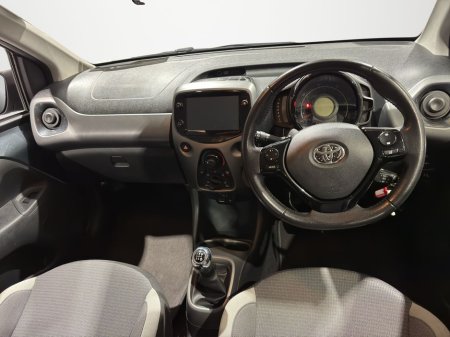 2021 Toyota Aygo 1.0 Vvt-i X-play 71BHP 5DR €13,888 thumbnail