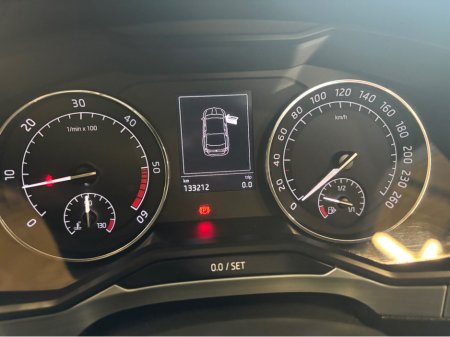 2017 Skoda Superb - thumbnail 8