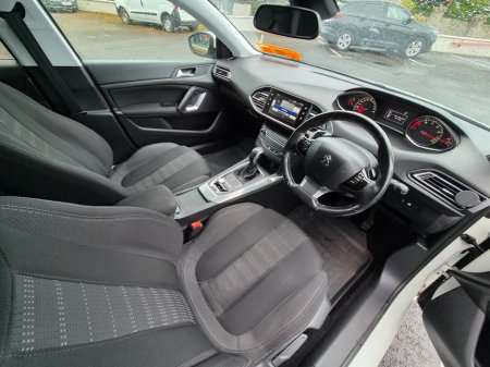 2015 Peugeot 308 - thumbnail 6