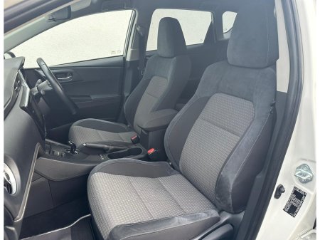 2018 Toyota Auris 1.8 HYBRID LUNA SPORT 136BHP AUTO LOW KM €16,450 thumbnail