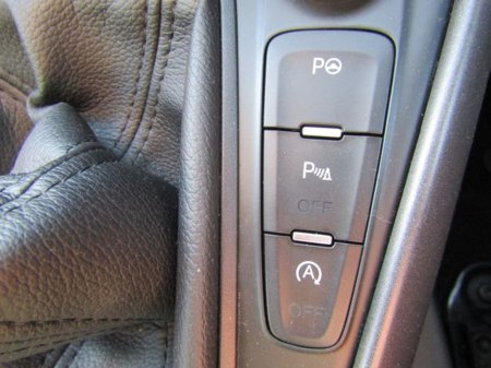 2017 Ford Focus - thumbnail 32