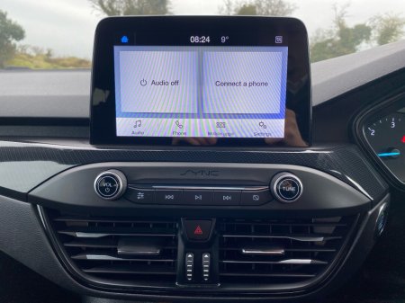 2019 Ford Focus - thumbnail 12