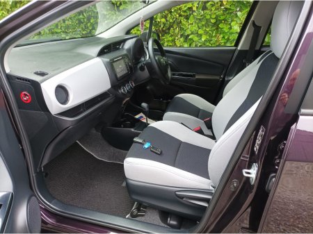 2015 Toyota Yaris 1.3 AUTOMATIC CONTRASTING VELOUR INTERIOR REMOTE. CENTRAL LOCKING PROXIMITY KEYS REVERSE CAMERA LARGE TOUCH SCREEN MULTIMEDIA SYSTEM STOP START FULLY SERVICED 4 NEW TYRES 2 YEARS NCT 6 MONTHS ROAD TAX €12,695