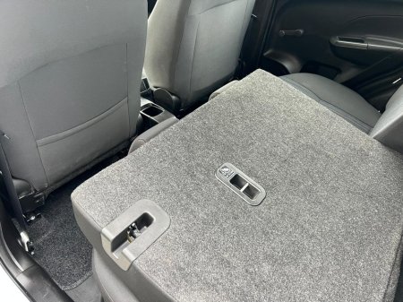 2016 Suzuki Swift - thumbnail 8