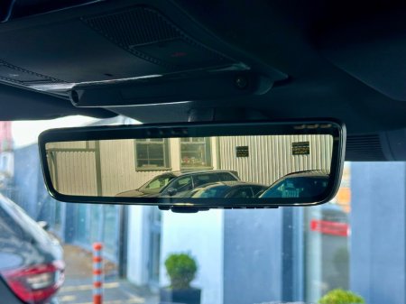 2025 Land Rover Defender - thumbnail 23