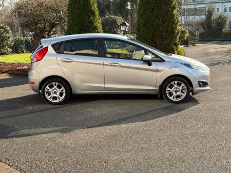 2017 Ford Fiesta - thumbnail 8