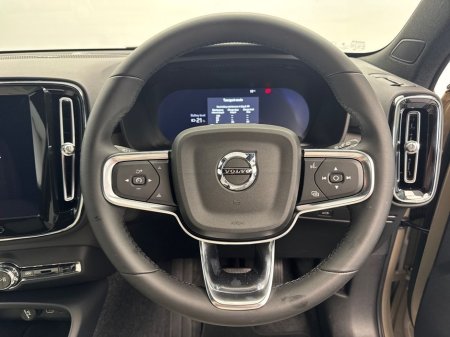 2026 Volvo EX40 - thumbnail 13