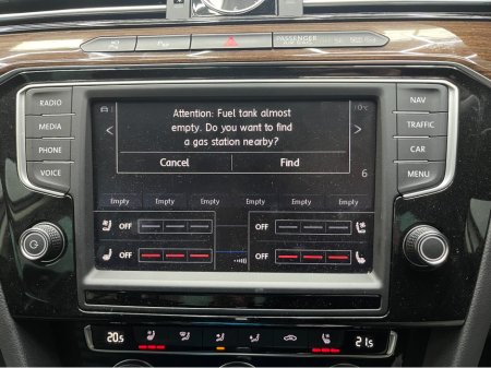 2017 Volkswagen Passat - thumbnail 20