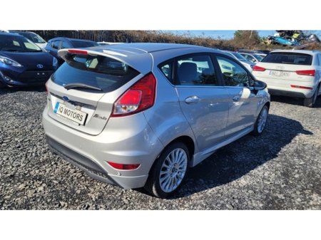 2016 Ford Fiesta - thumbnail 6