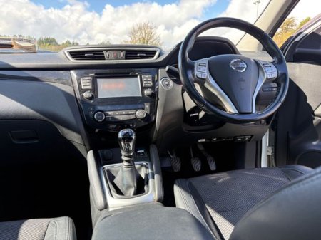 2014 Nissan Qashqai - thumbnail 17