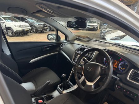 2017 Suzuki SX4 - thumbnail 6