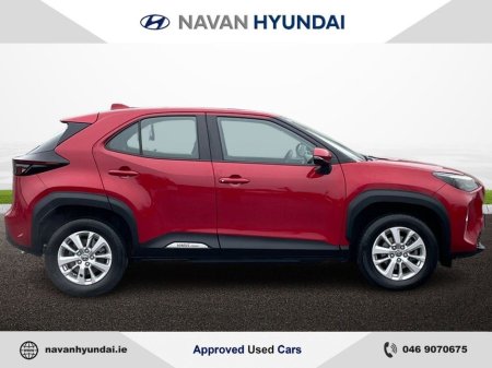 2024 Toyota Yaris Cross 1.5 Hybrid Luna thumbnail