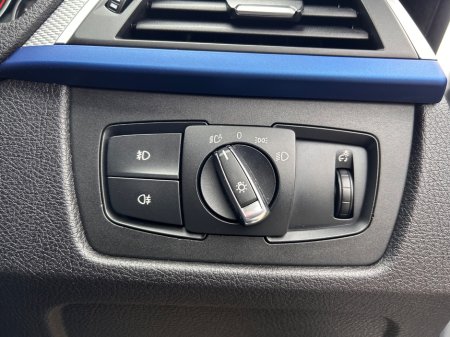 2017 BMW 3 Series - thumbnail 16