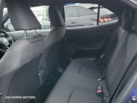 2023 Toyota Yaris CR CROSS LUNA SPORT 4DR AUTO €27,945 thumbnail