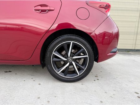 2018 Toyota Auris 1.2 D-4T LUNA SPORT 4DR €14,950 thumbnail