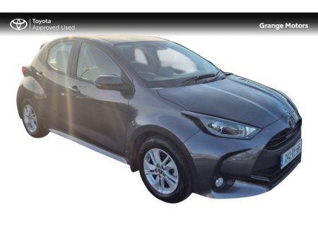 2024 Toyota Yaris - thumbnail 1