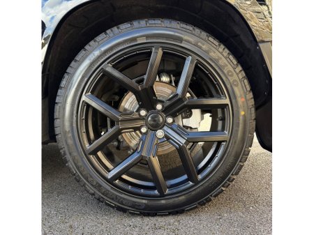 2026 Land Rover Defender - thumbnail 14