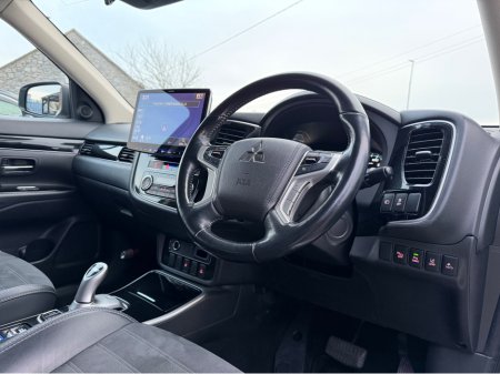 2019 Mitsubishi Outlander - thumbnail 5