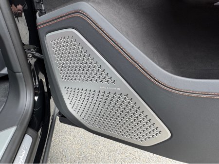 2025 Lamborghini Urus - thumbnail 16