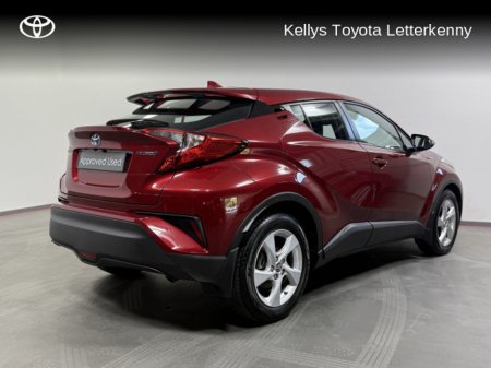 2018 Toyota C-HR C-HR HYBRID LUNA #2 €14,995