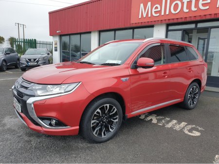 2017 Mitsubishi Outlander - thumbnail 2