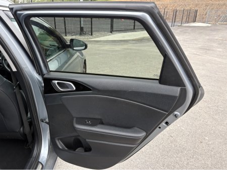 2022 Kia Ceed - thumbnail 13