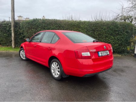 2016 Skoda Octavia AMBITION 1.6 TDI 90HP 4 4DR thumbnail