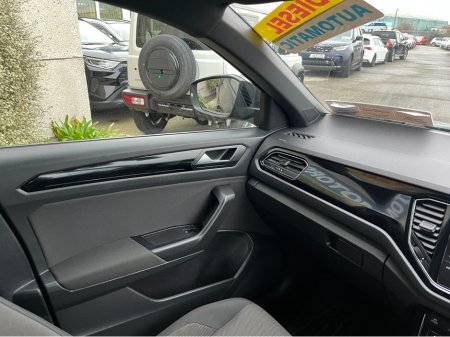 2022 Volkswagen T-Roc STYLE BLACK EDITION AUTOMATIC 2.0 DIESEL //ADAPTIVE CRUISE CONTROL//KEYLESS ENTRY//REVERSE CAMERA// thumbnail