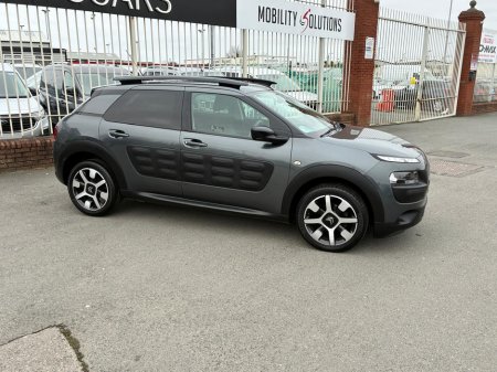 2017 Citroen C4 Cactus 1.2 PURETECH 820 FL FLAIR ETG S/ €10,950 thumbnail