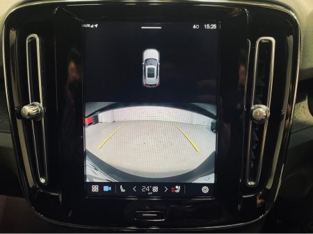 2023 Volvo XC40 - thumbnail 16