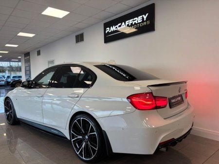 2017 BMW 3 Series - thumbnail 3