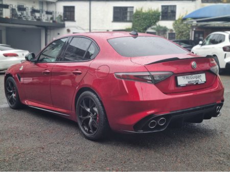 2025 Alfa Romeo Giulia V6 BI-TURBO QUADRIFOGLIO thumbnail