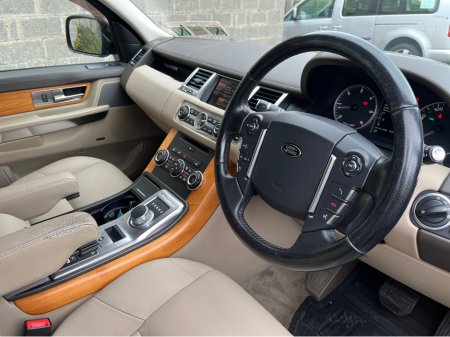 2013 Land Rover Range Rover 3.0 V6 DIESEL SE 4DR AUTO €15,999 thumbnail