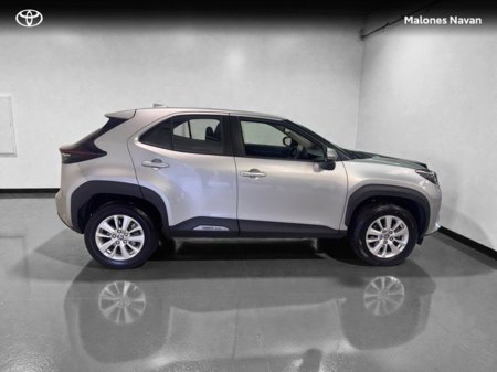 2024 Toyota Yaris Cross - thumbnail 3