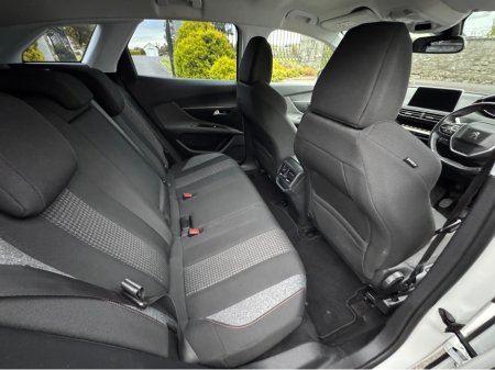 2017 Peugeot 3008 ACTIVE 1.6 BLUE HDI 120 4 4DR €17,950 thumbnail