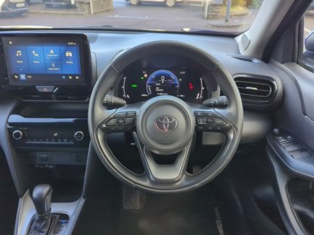 2025 Toyota Yaris Cross YARIS CROSS LUNA thumbnail