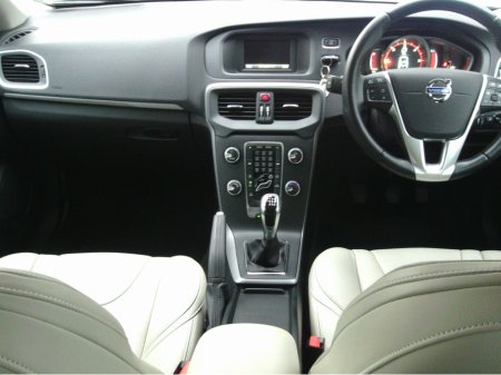 2015 Volvo V40 1.6 D2 SE ** FSH (Volvo ) ** 1 Owner  ** €11,745 thumbnail