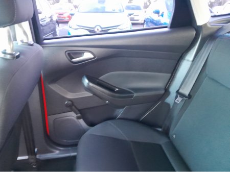 2015 Ford Focus STYLE 1.6 TDCI 95PS 5DR 4DR €8,750 thumbnail