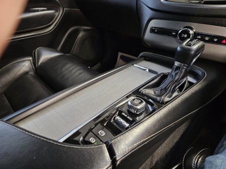 2018 Volvo XC90 - thumbnail 16