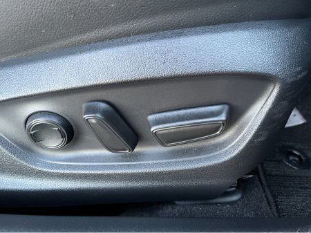 2019 Toyota Camry WS AUTOMATIC HYBRID 2.5 PETROL //HIGH SPEC//FULL LEATHER HEATED SEATS//HEAD UP DISPLAY//KEYLESS ENTRY// €26,950 thumbnail